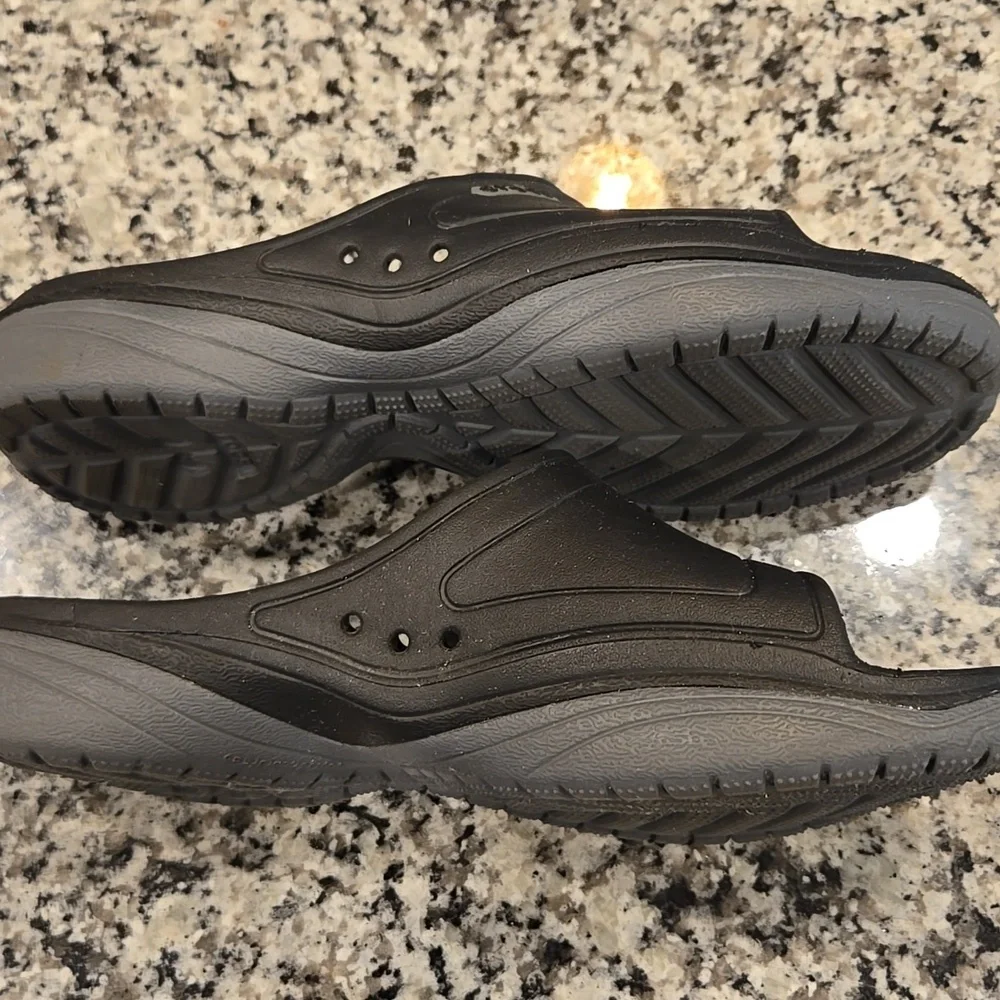 CROCS pre owned